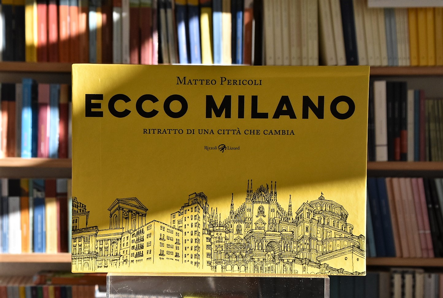 ECCO MILANO – Libreria Spazio Libri Cornice